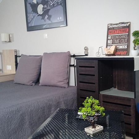 ניאה מיכאניונה Roses Apartments מראה חיצוני תמונה