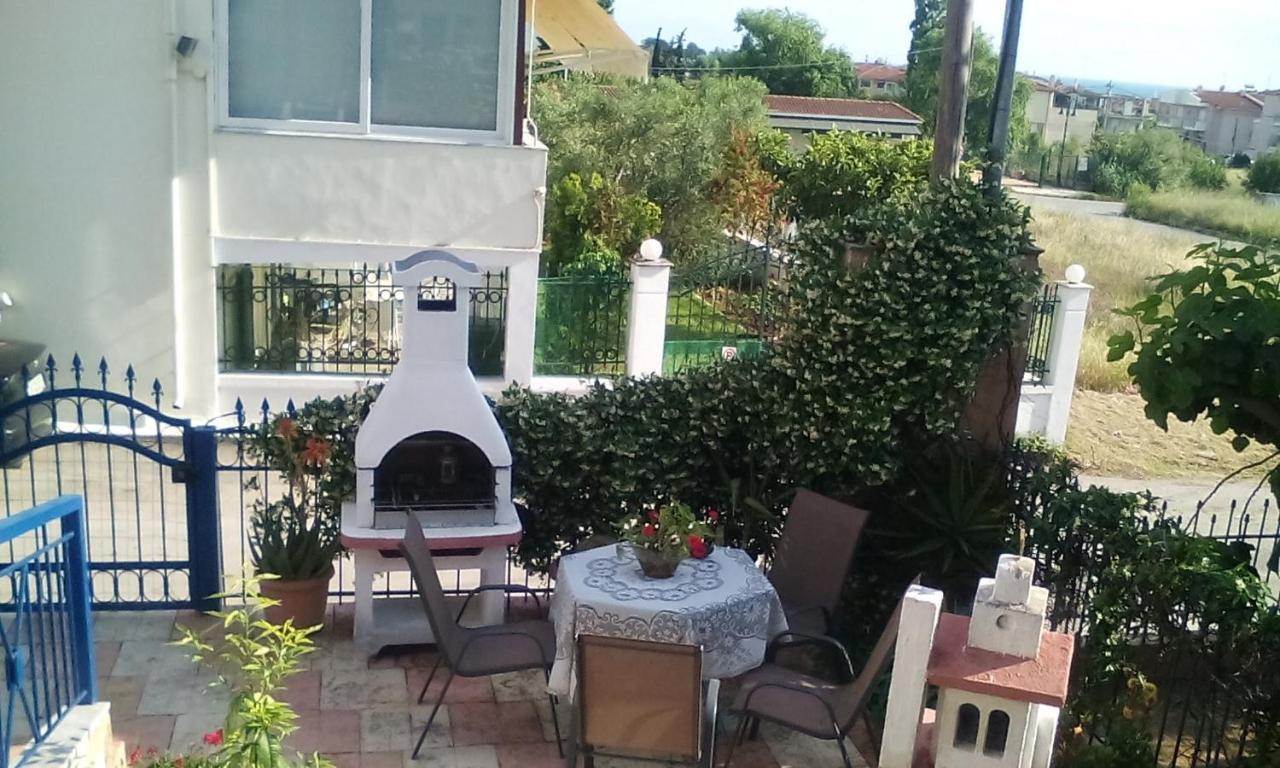 ניאה מיכאניונה Roses Apartments מראה חיצוני תמונה