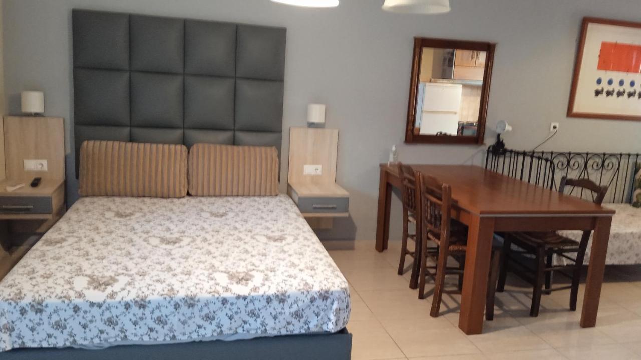 ניאה מיכאניונה Roses Apartments מראה חיצוני תמונה