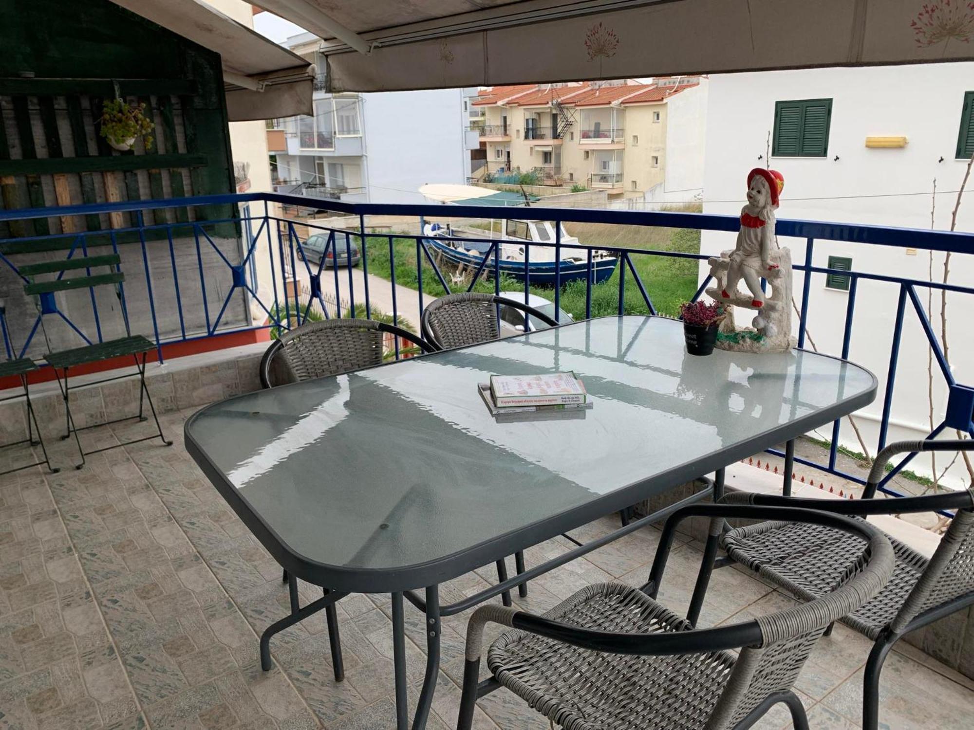 ניאה מיכאניונה Roses Apartments מראה חיצוני תמונה