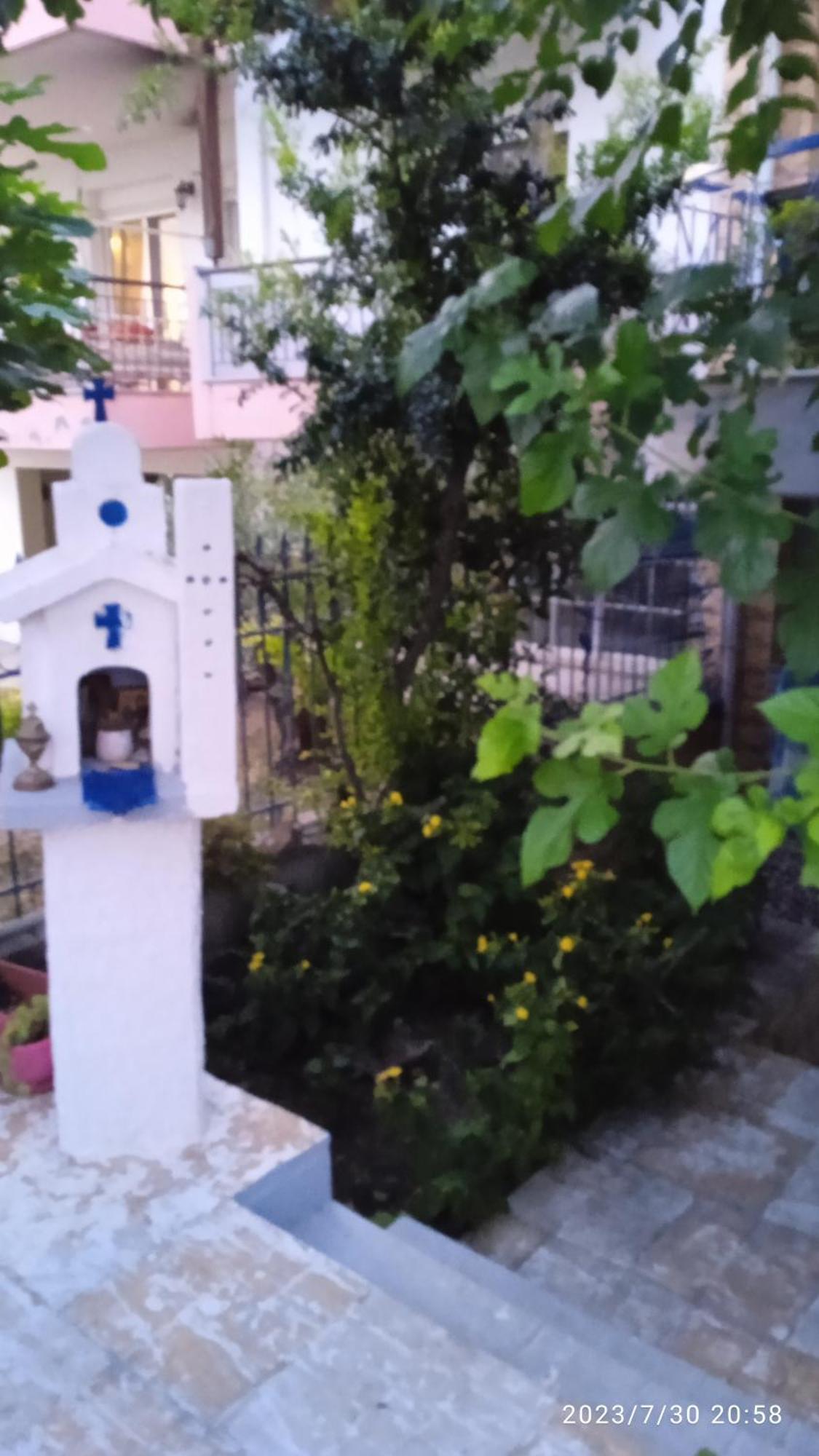 ניאה מיכאניונה Roses Apartments מראה חיצוני תמונה